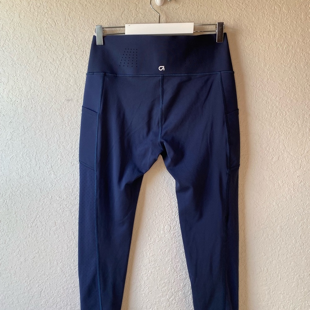 GapFit High Rise Capri Legging - Picture 5 of 8